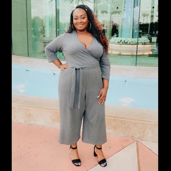 Torrid size 6 (30) CHARCOAL GREY TERRY SELF TIE CULOTTE JUMPSUIT - Picture 4 of 9